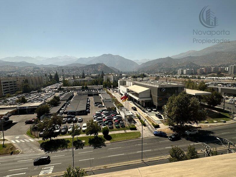 Oficina Work Plaza La Dehesa 222 / Raul Labbe 